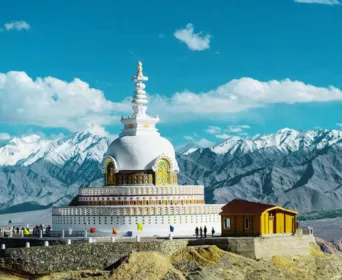 buddhist leh ladakh tour