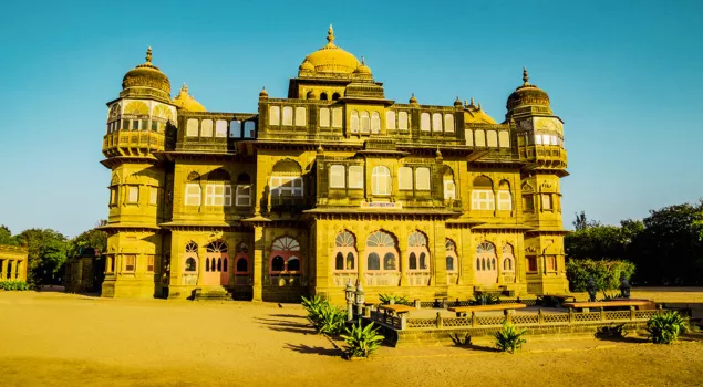 vijay vilas palace