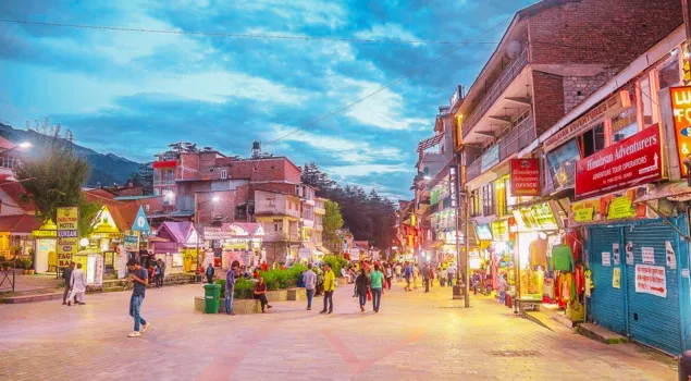 mall road manali